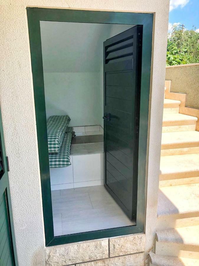 Studio Apartman Noa Apartment Трогир Екстериор снимка